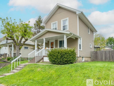 662 Southwood Avenue 3 Beds Apartment for Rent