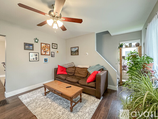 662 Southwood Avenue 3 Beds Single Family Home for Rent - Photo gallery 3