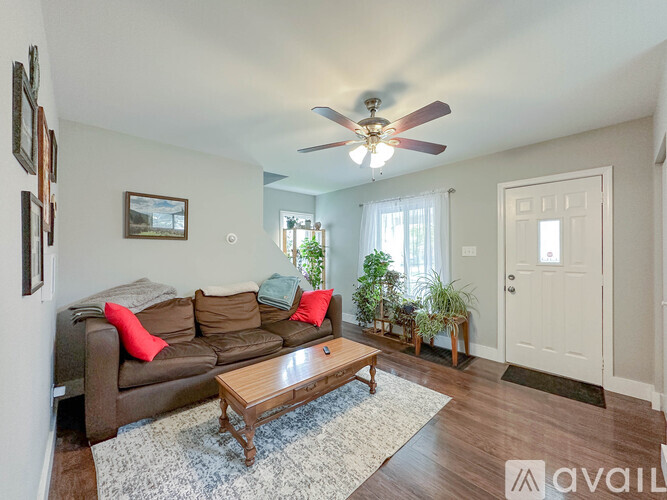 662 Southwood Avenue 3 Beds Single Family Home for Rent - Photo gallery 4
