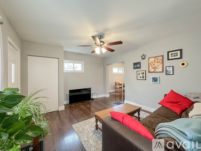662 Southwood Avenue 3 Beds Single Family Home for Rent - Photo gallery 5
