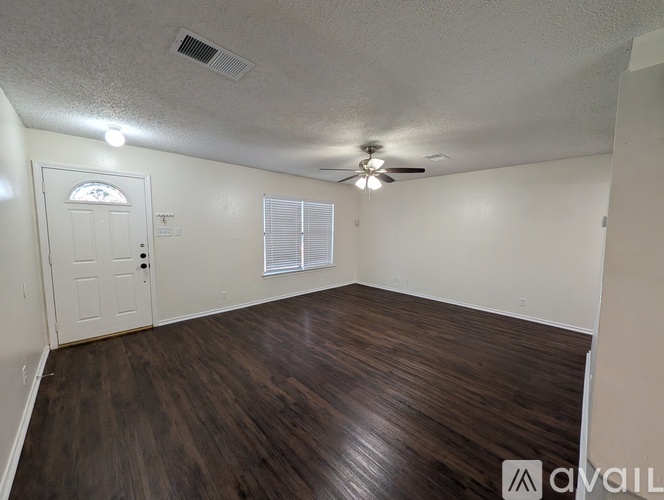 8931 Kenton Briar 3 Beds Single Family Home for Rent - Photo gallery 3