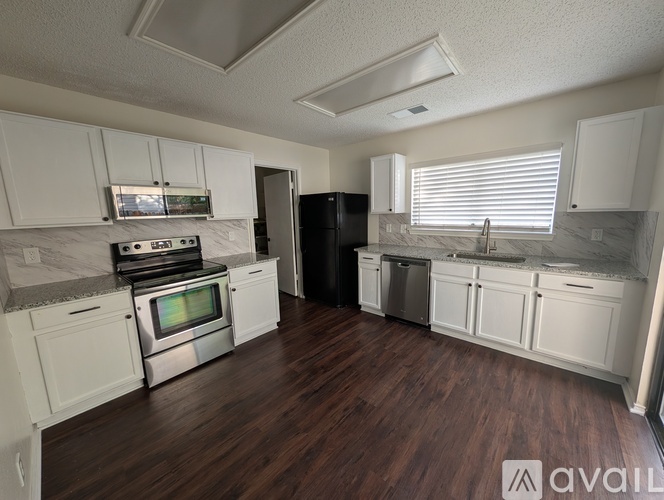 8931 Kenton Briar 3 Beds Single Family Home for Rent - Photo gallery 4