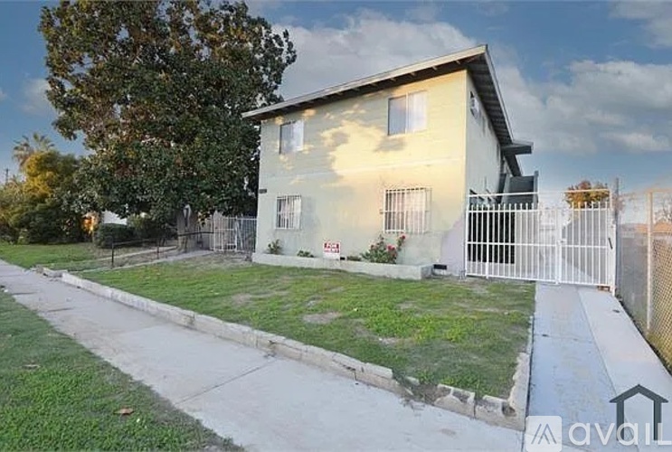 11137 Sherman Way 2 Beds Apartment for Rent - Photo gallery 1