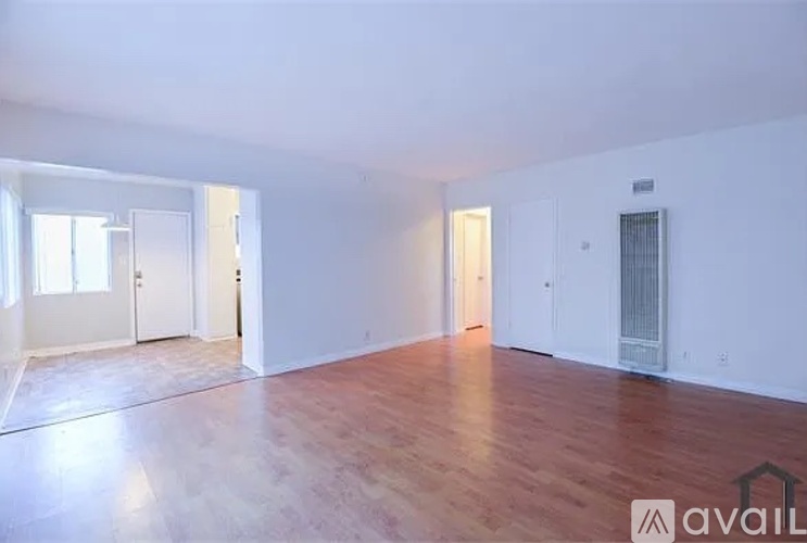 11137 Sherman Way 2 Beds Apartment for Rent - Photo gallery 2