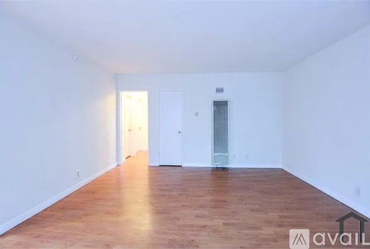 11137 Sherman Way 2 Beds Apartment for Rent - Photo gallery 4