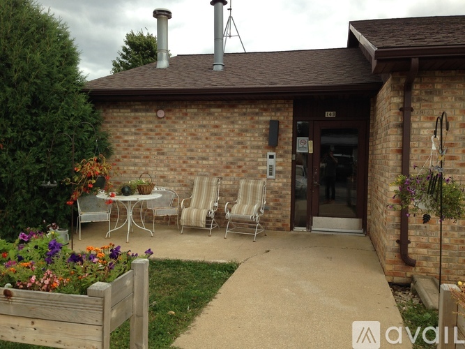 148 Main St 1 Apartment for Rent - Photo gallery 1