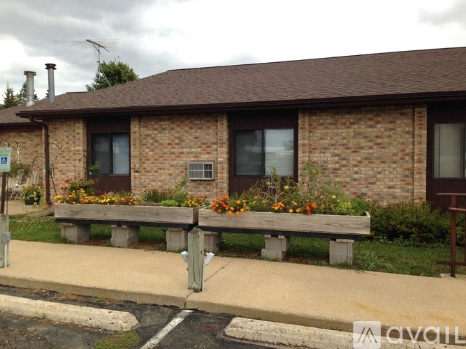 148 Main St 1 Apartment for Rent - Photo gallery 2