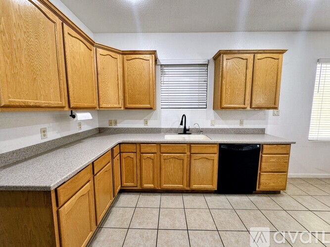 12222 East 33rd Place 3 Beds Single Family Home for Rent - Photo gallery 4