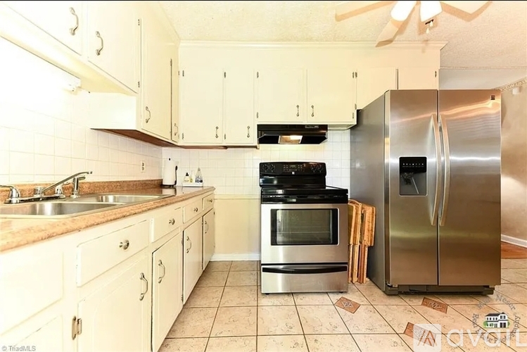 713 Abington Drive 3 Beds Single Family Home for Rent - Photo gallery 3