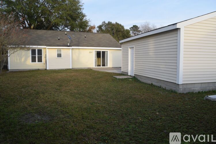 Amberlake Drive 3 Beds Single Family Home for Rent - Photo gallery 2