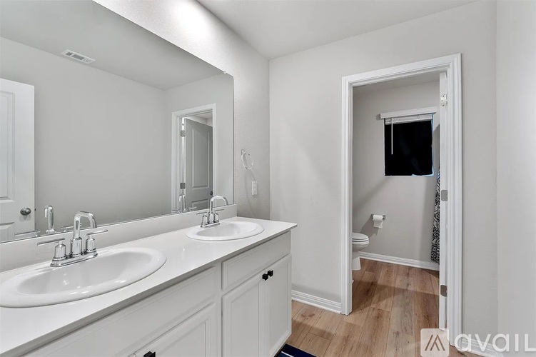 14501 Bryce Ln 5 Beds Single Family Home for Rent - Photo gallery 2