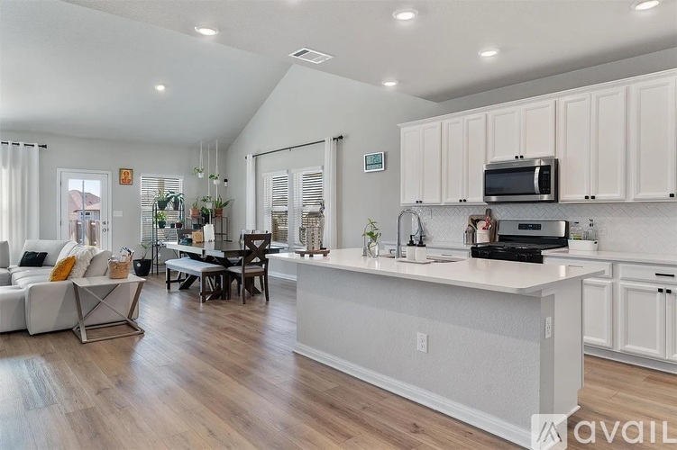 14501 Bryce Ln 5 Beds Single Family Home for Rent - Photo gallery 3