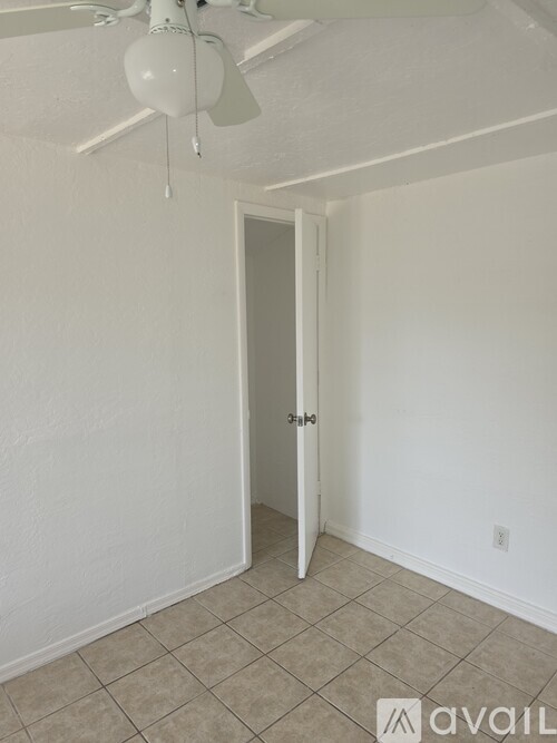 3818 West Portland Street 3 Beds Apartment for Rent - Photo gallery 3