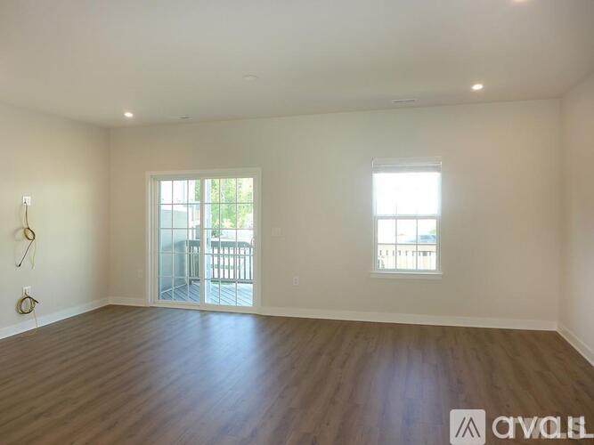 137 Callowhill Lane 4 Beds Townhouse for Rent - Photo gallery 2