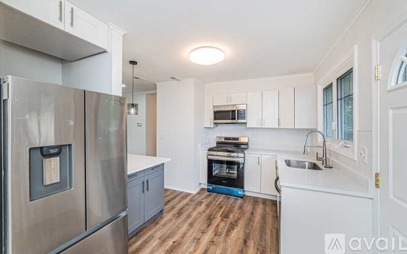 1417 North Wilke Road 3 Beds Single Family Home for Rent - Photo gallery 2