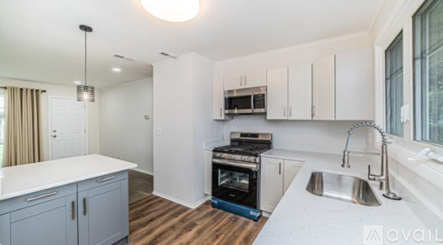 1417 North Wilke Road 3 Beds Single Family Home for Rent - Photo gallery 3