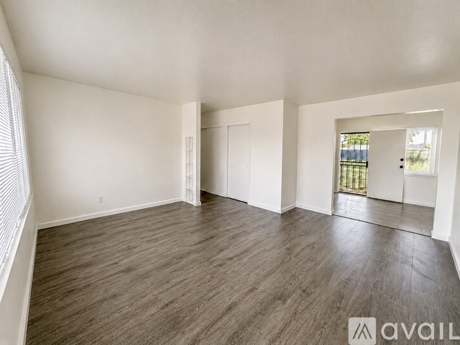 7809 50th Avenue 3 Beds Single Family Home for Rent - Photo gallery 2