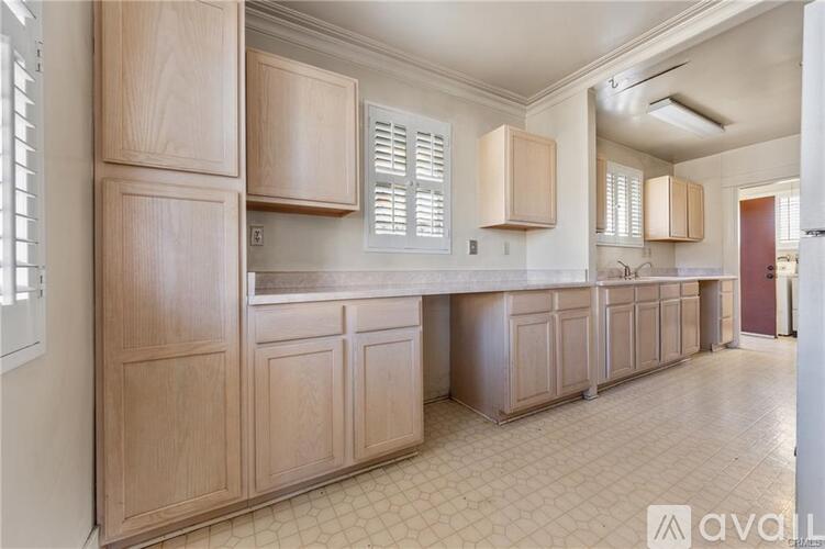 1122 West 77th Street 2 Beds Single Family Home for Rent - Photo gallery 4