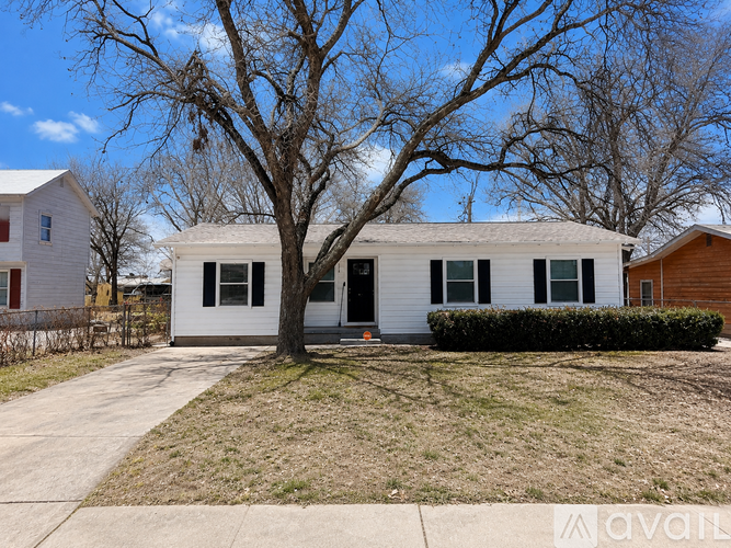 1934 Collins Ave 3 Beds Single Family Home for Rent - Photo gallery 1