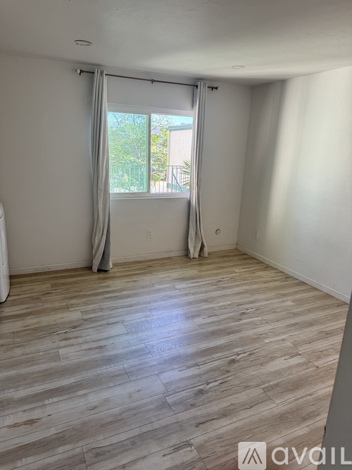 1817 East Grand Avenue 2 Beds Condo for Rent - Photo gallery 4