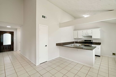 11111 Drakeland 3 Beds Apartment for Rent