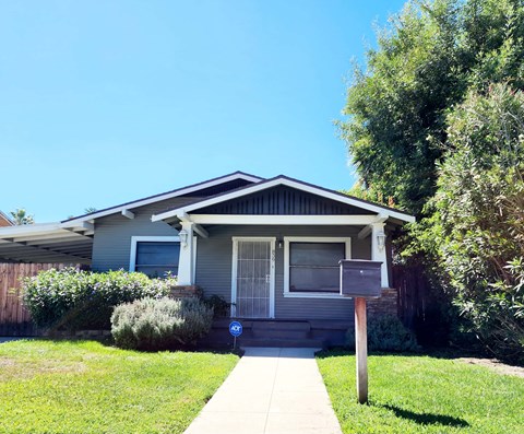 839 W 18Th St 2 Beds Apartment for Rent