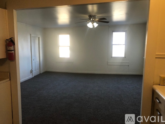 116 W Slippery Rock St 1 Apartment for Rent - Photo gallery 1