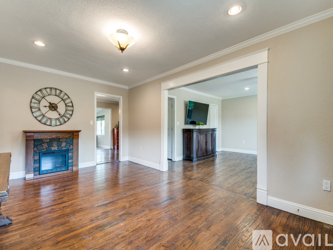 714 Fm 740 S 3 Beds Single Family Home for Rent - Photo gallery 4