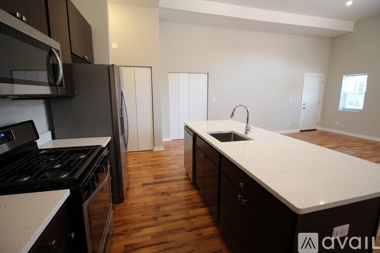 1801 W School St 3 Beds Apartment for Rent - Photo gallery 5