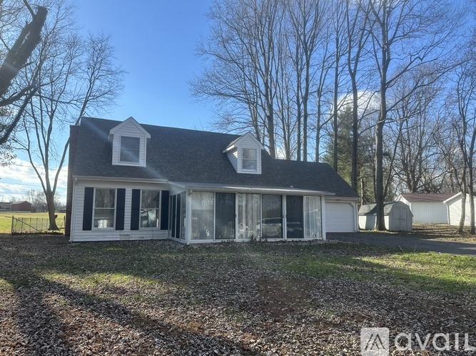 2500 S College Hills Dr 3 Beds Single Family Home for Rent - Photo gallery 1