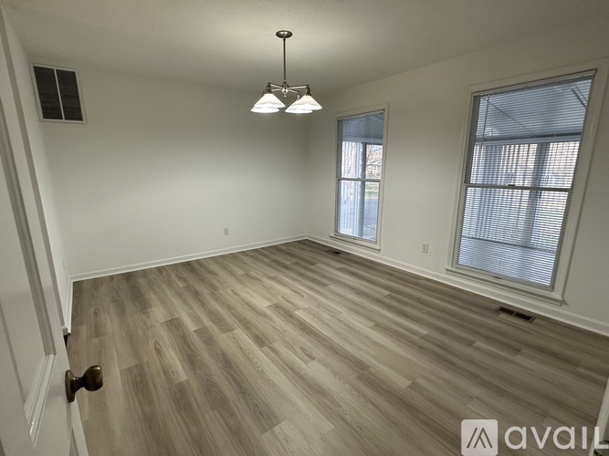 2500 S College Hills Dr 3 Beds Single Family Home for Rent - Photo gallery 3