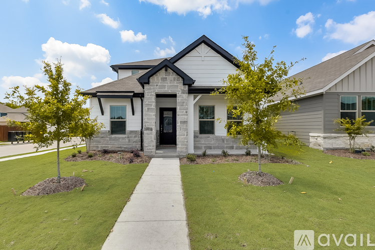 211 Monarch Wy 4 Beds Single Family Home for Rent - Photo gallery 2
