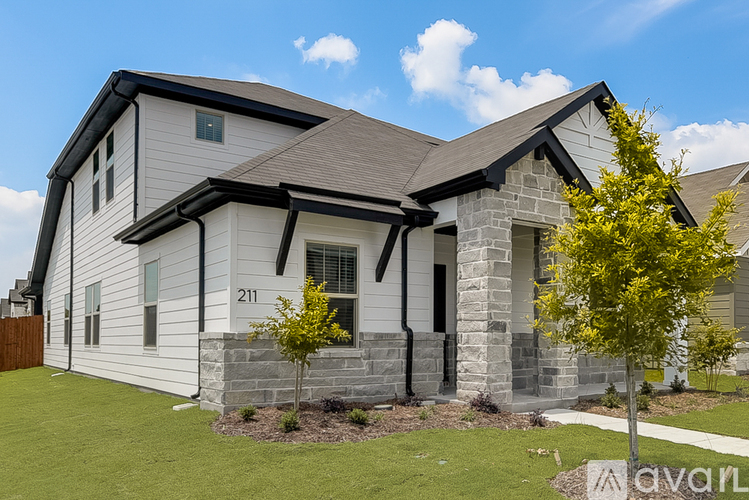 211 Monarch Wy 4 Beds Single Family Home for Rent - Photo gallery 3
