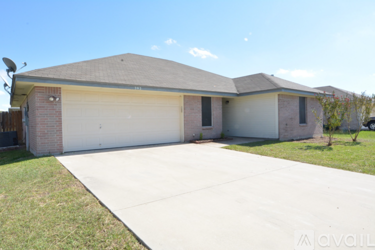 202 Sims Ridge Dr 3 Beds Single Family Home for Rent - Photo gallery 3