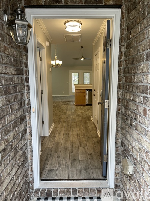 129 West Tisbury Lane 3 Beds Single Family Home for Rent - Photo gallery 2