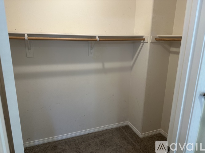 Riverdale Court 2 Beds Condo for Rent - Photo gallery 2