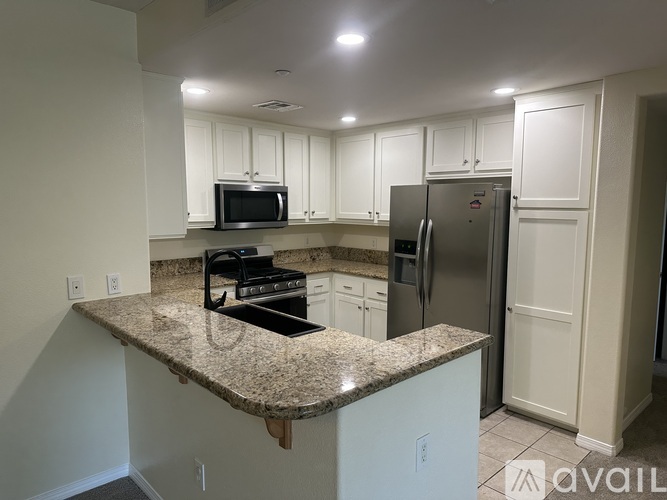 Riverdale Court 2 Beds Condo for Rent - Photo gallery 4