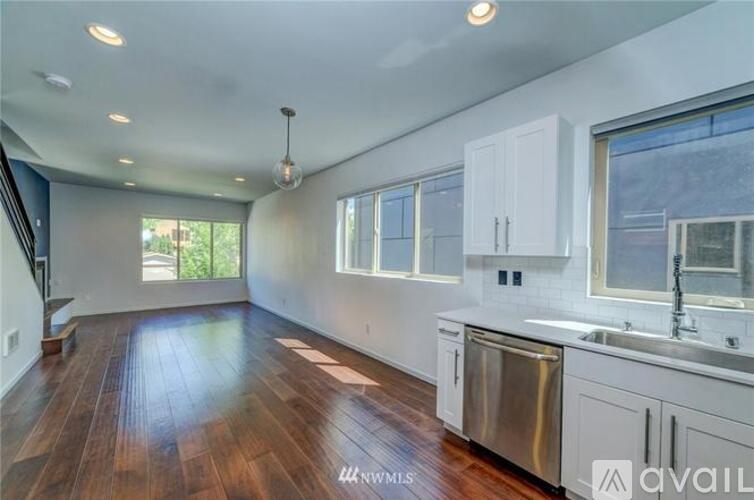 2833A Southwest Nevada Street 3 Beds Single Family Home for Rent - Photo gallery 4