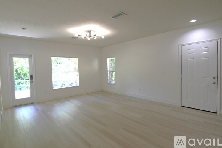 Magnolia Park At Riverview 2 Beds Townhouse for Rent - Photo gallery 2