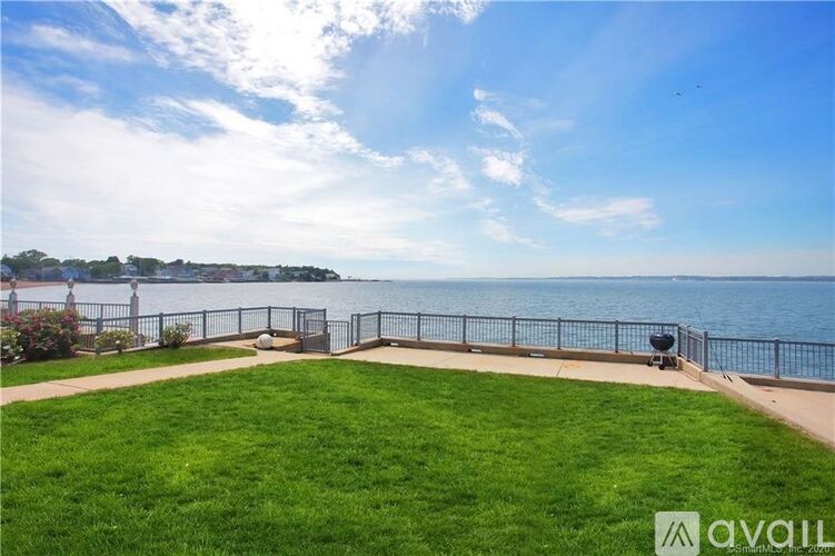 76 Townsend Avenue 3 Beds Townhouse for Rent - Photo gallery 1