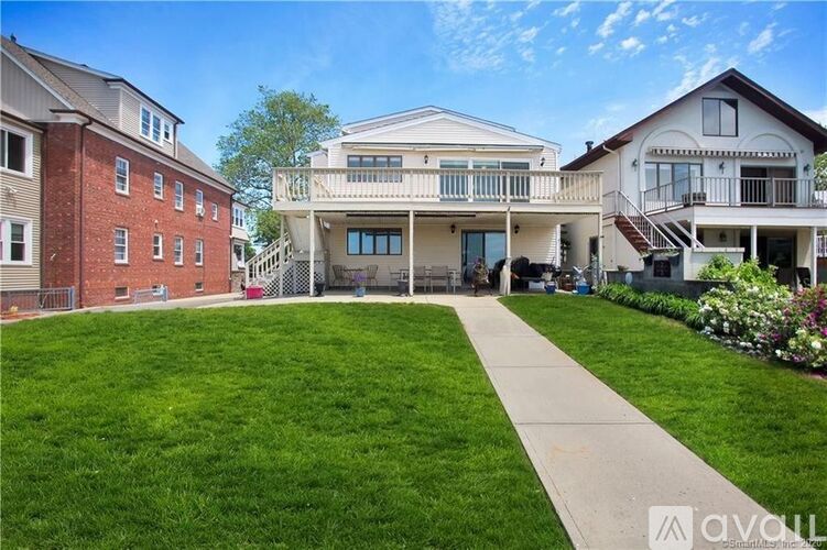 76 Townsend Avenue 3 Beds Townhouse for Rent - Photo gallery 2