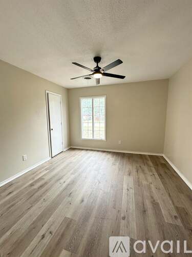 2012 68th Street 3 Beds Single Family Home for Rent - Photo gallery 3