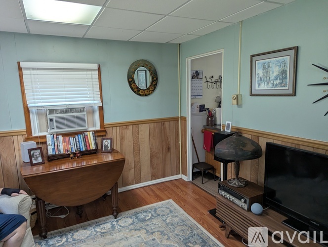 309 W Main St 2 Beds Single Family Home for Rent - Photo gallery 2