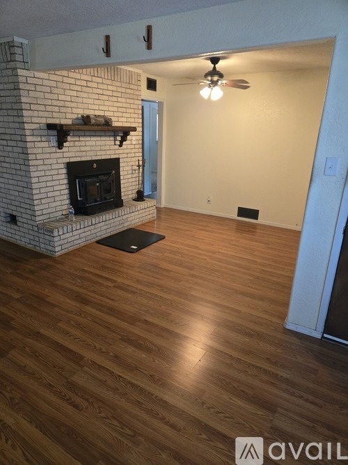 2591 Begonia Street 3 Beds Single Family Home for Rent - Photo gallery 3