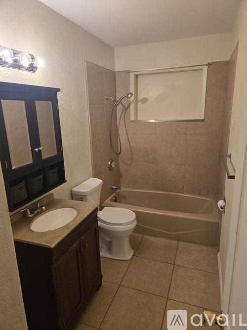 2591 Begonia Street 3 Beds Single Family Home for Rent - Photo gallery 5