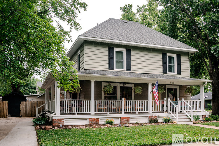 500 6th Street 4 Beds Single Family Home for Rent - Photo gallery 2