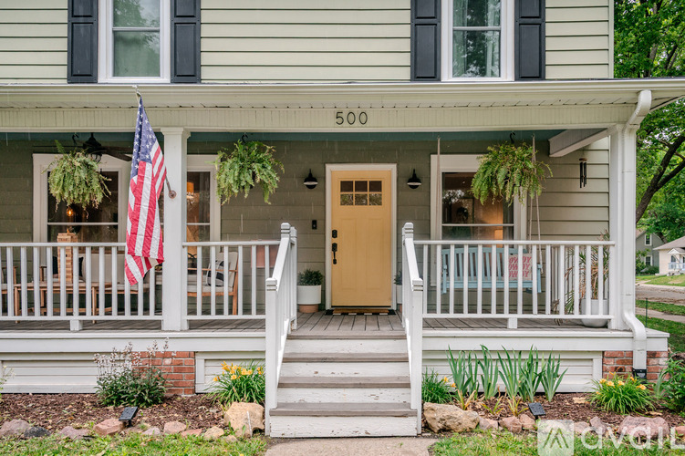 500 6th Street 4 Beds Single Family Home for Rent - Photo gallery 3