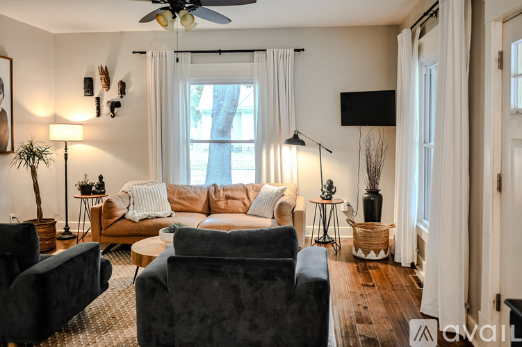 500 6th Street 4 Beds Single Family Home for Rent - Photo gallery 5