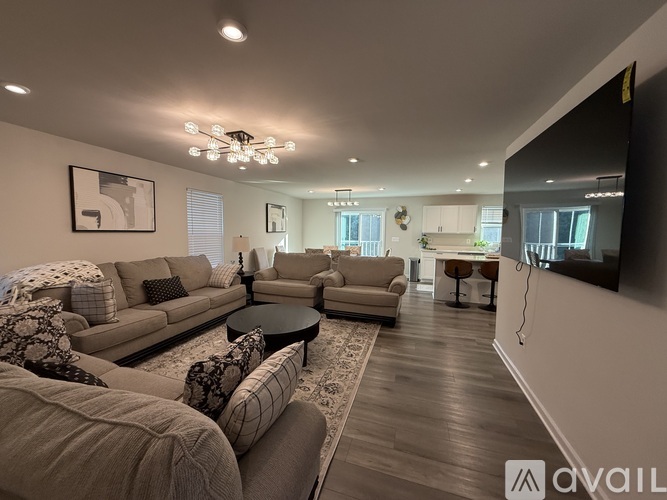111 Dursley Circle 5 Beds Single Family Home for Rent - Photo gallery 2