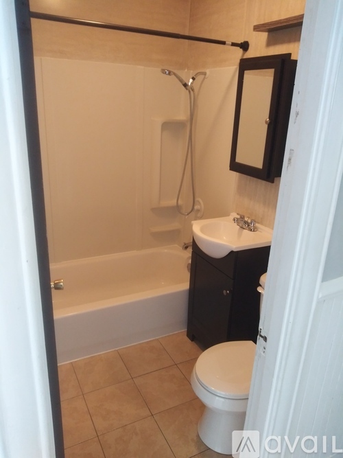 48 Covell St 1 Apartment for Rent - Photo gallery 3